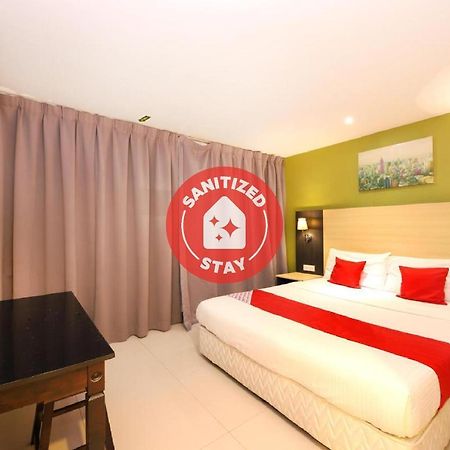 Oyo 786 The Citilite Hotel Куантан Экстерьер фото