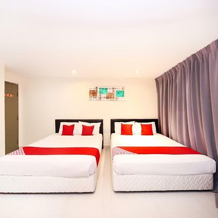 Oyo 786 The Citilite Hotel Куантан Экстерьер фото