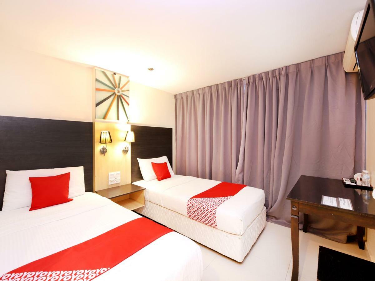Oyo 786 The Citilite Hotel Куантан Экстерьер фото