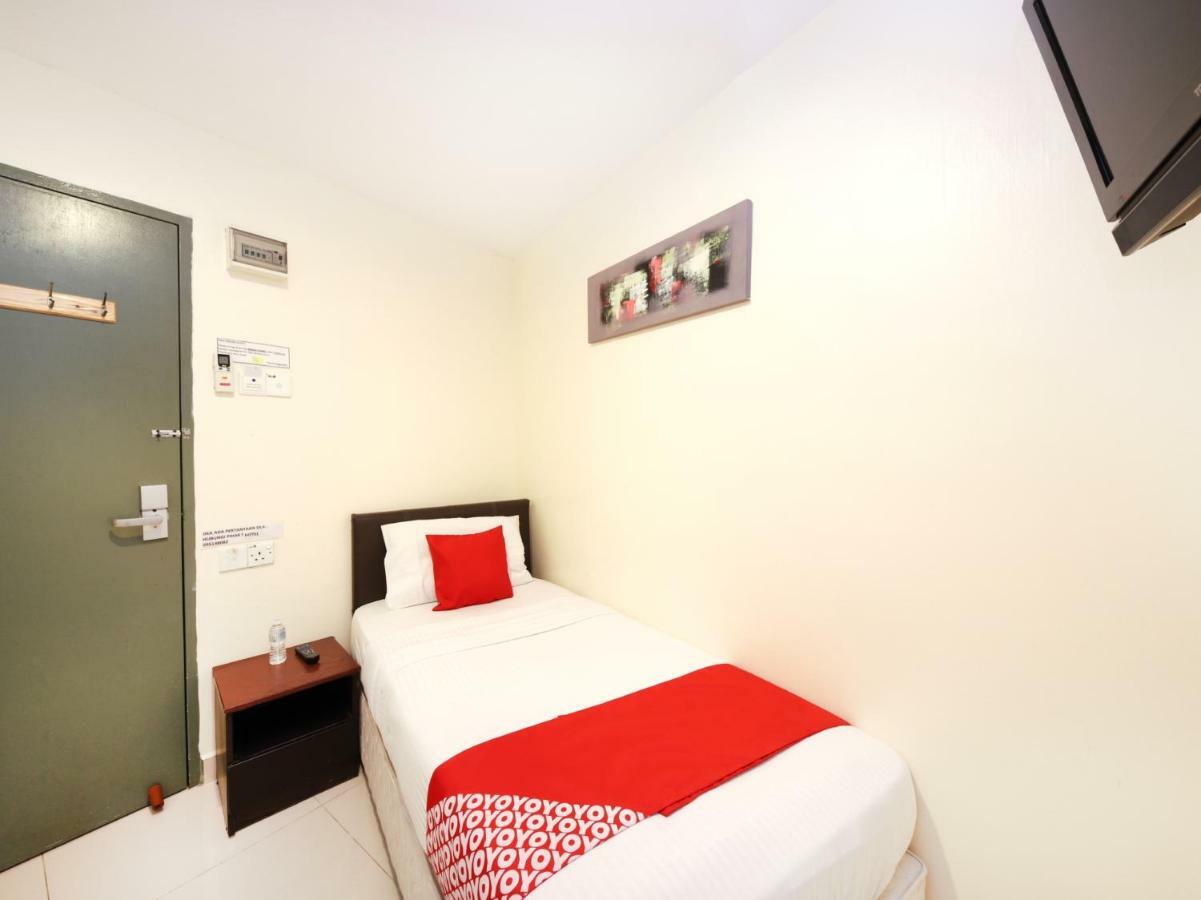 Oyo 786 The Citilite Hotel Куантан Экстерьер фото