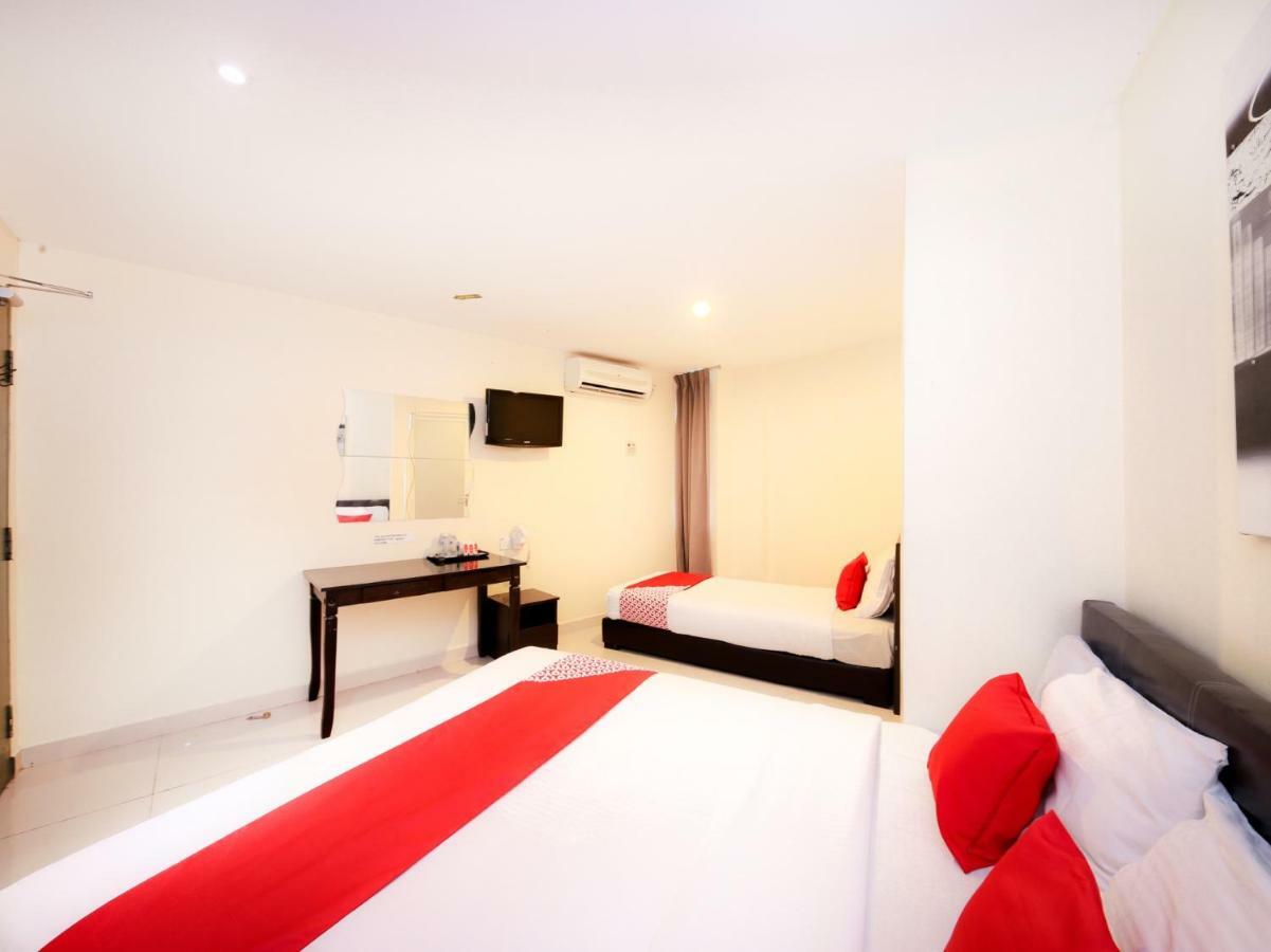 Oyo 786 The Citilite Hotel Куантан Экстерьер фото