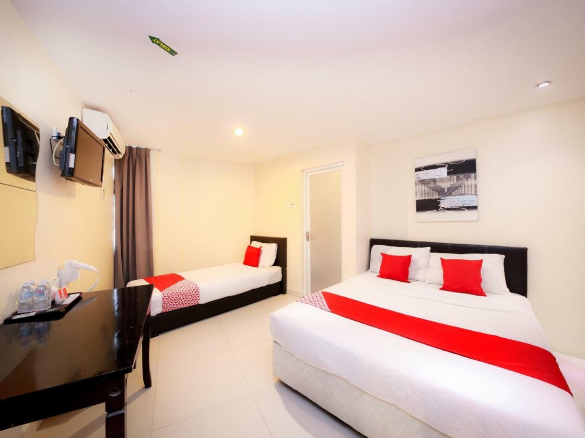 Oyo 786 The Citilite Hotel Куантан Экстерьер фото