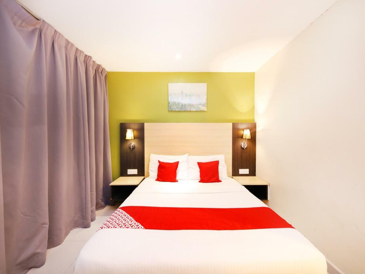 Oyo 786 The Citilite Hotel Куантан Экстерьер фото