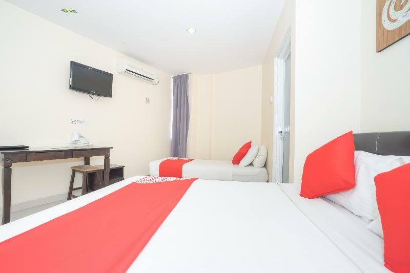 Oyo 786 The Citilite Hotel Куантан Экстерьер фото